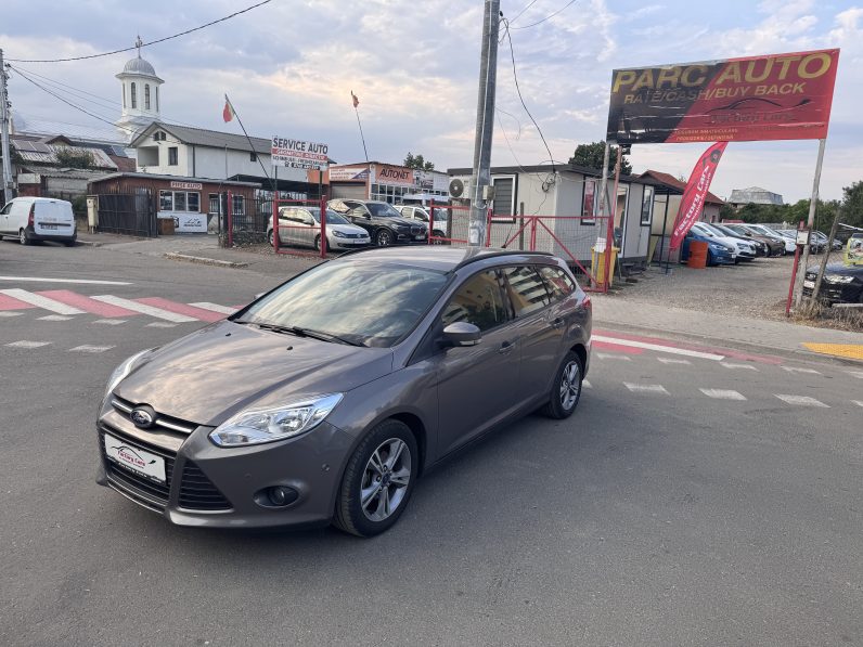 
								FORD FOCUS TITANIUM / 1,6 D / CLIMATRONIC / INCALZIRE IN SCAUNE full									
