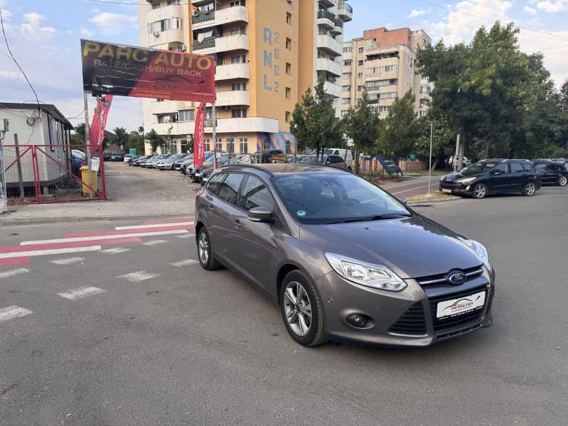 
								FORD FOCUS TITANIUM / 1,6 D / CLIMATRONIC / INCALZIRE IN SCAUNE full									