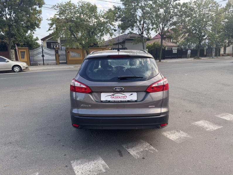 
								FORD FOCUS TITANIUM / 1,6 D / CLIMATRONIC / INCALZIRE IN SCAUNE full									