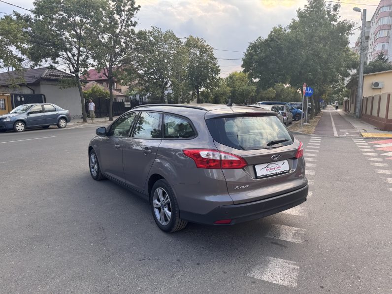 
								FORD FOCUS TITANIUM / 1,6 D / CLIMATRONIC / INCALZIRE IN SCAUNE full									