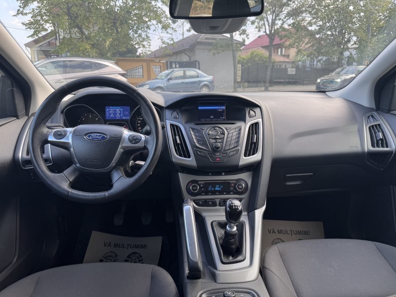 
								FORD FOCUS TITANIUM / 1,6 D / CLIMATRONIC / INCALZIRE IN SCAUNE full									