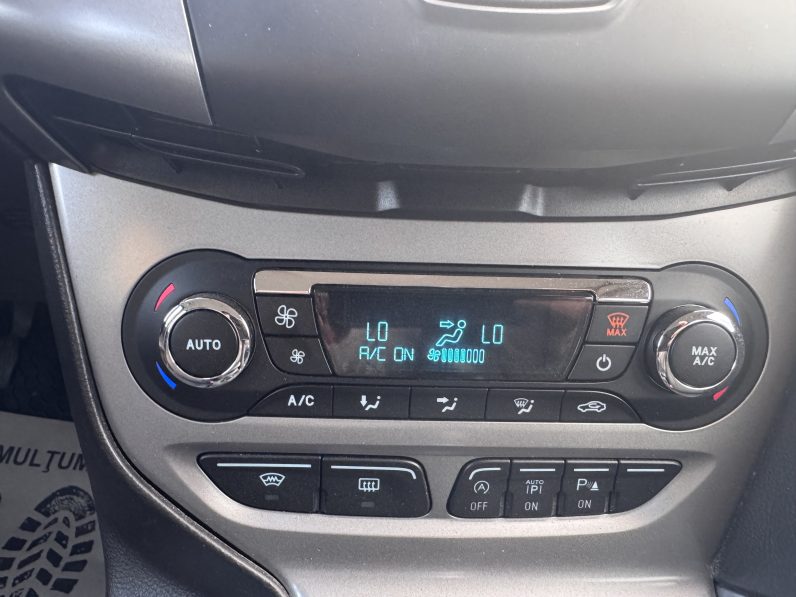 
								FORD FOCUS TITANIUM / 1,6 D / CLIMATRONIC / INCALZIRE IN SCAUNE full									