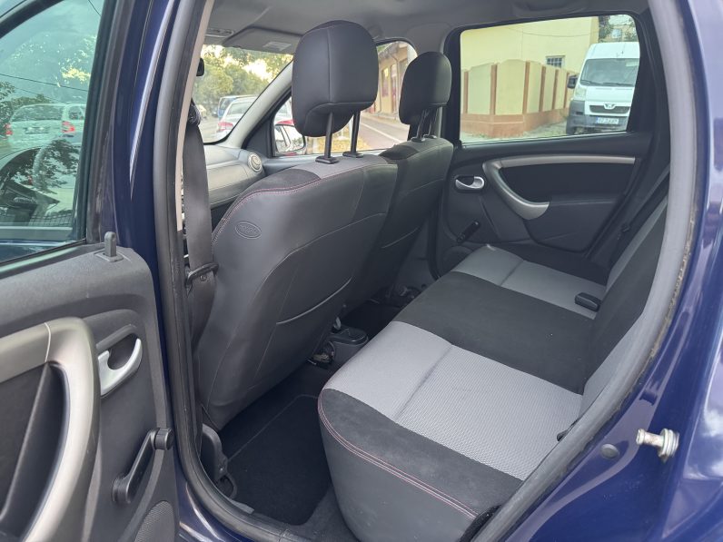 
								Dacia Duster / 1,6 Benzina + GPL full									