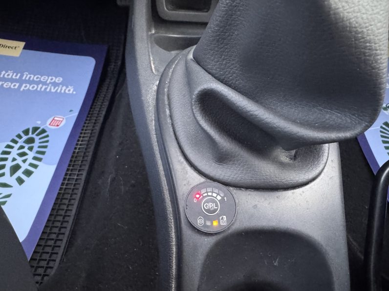 
								Dacia Duster / 1,6 Benzina + GPL full									