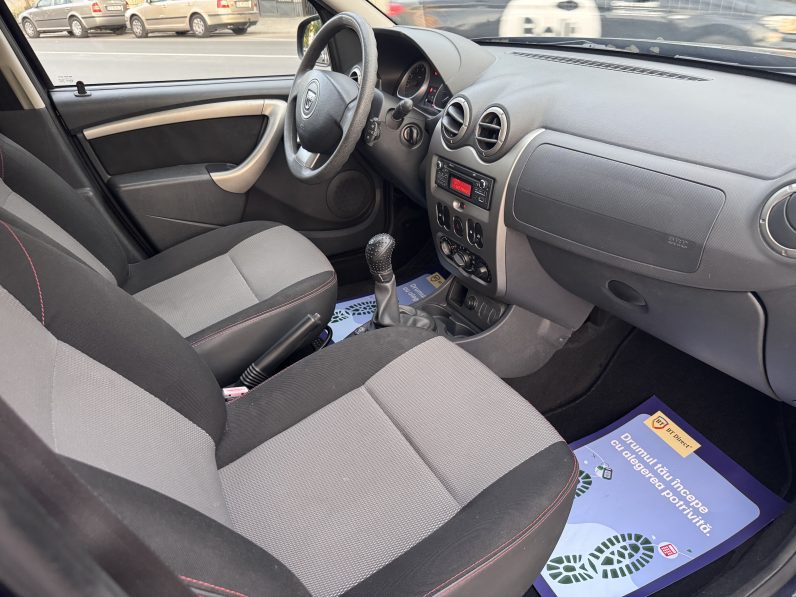 
								Dacia Duster / 1,6 Benzina + GPL full									