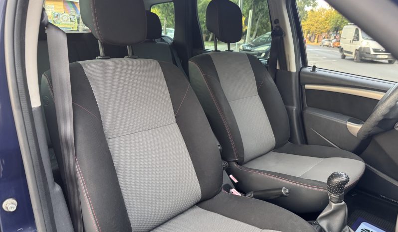 
								Dacia Duster / 1,6 Benzina + GPL full									