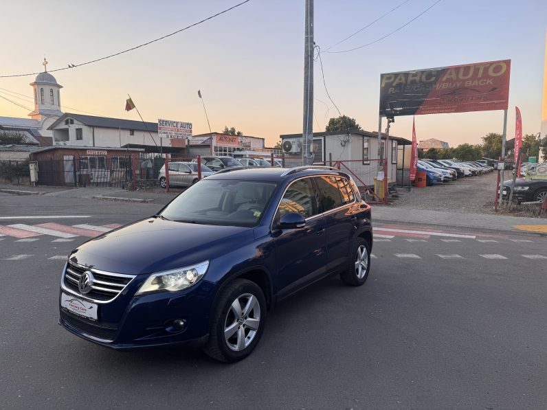 
								VW TIGUAN / BI-XENON / PANORAMA / TAPISERIE DIN PIELE / NAVI full									