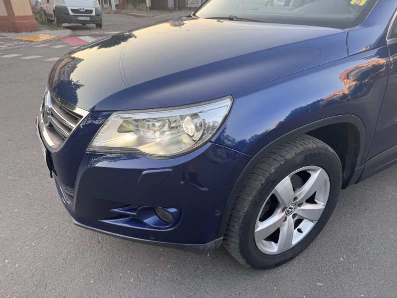 
								VW TIGUAN / BI-XENON / PANORAMA / TAPISERIE DIN PIELE / NAVI full									
