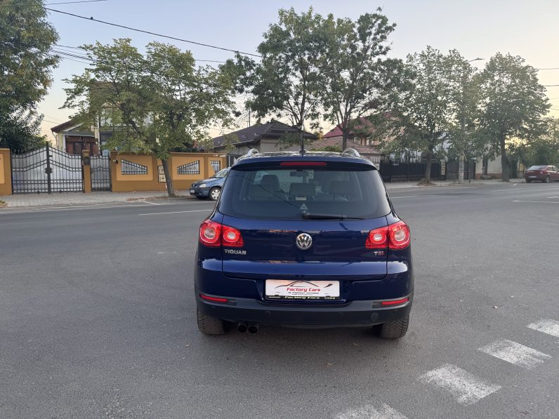 
								VW TIGUAN / BI-XENON / PANORAMA / TAPISERIE DIN PIELE / NAVI full									