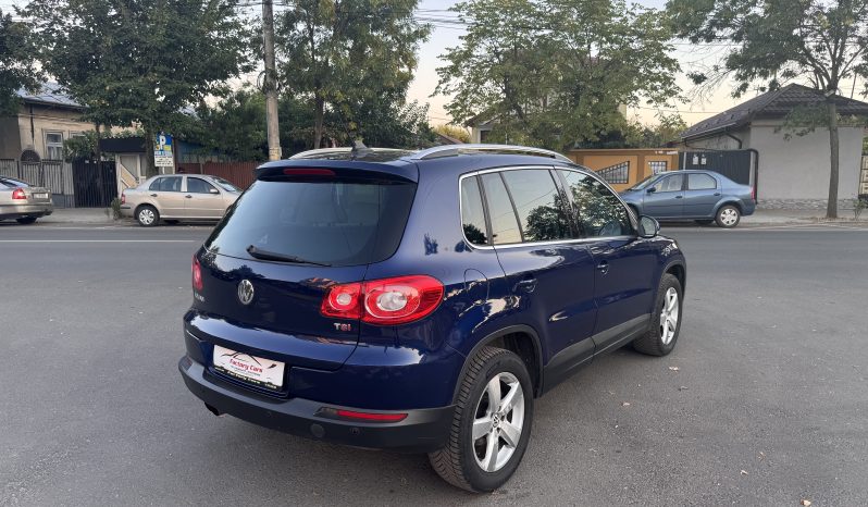 
								VW TIGUAN / BI-XENON / PANORAMA / TAPISERIE DIN PIELE / NAVI full									