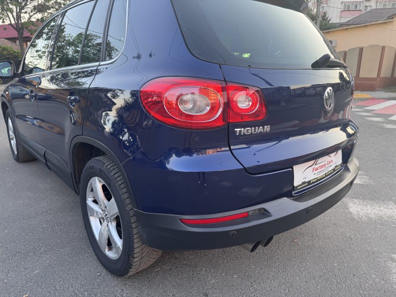 
								VW TIGUAN / BI-XENON / PANORAMA / TAPISERIE DIN PIELE / NAVI full									