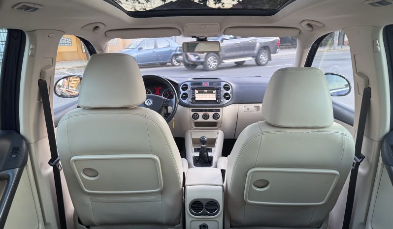 
								VW TIGUAN / BI-XENON / PANORAMA / TAPISERIE DIN PIELE / NAVI full									