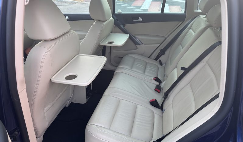 
								VW TIGUAN / BI-XENON / PANORAMA / TAPISERIE DIN PIELE / NAVI full									