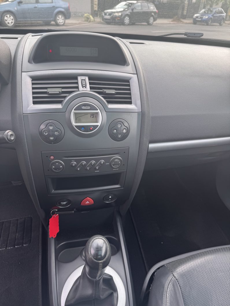
								RENAULT MEGANE CABRIO / PIELE / CLIMATRONIC full									