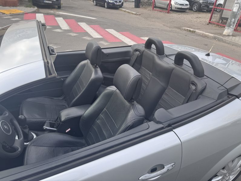 
								RENAULT MEGANE CABRIO / PIELE / CLIMATRONIC full									