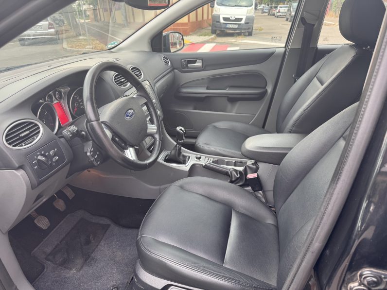 
								FORD FOCUS / 1,8 BENZINA / PIELE / DUBLU CLIMATRONIC full									
