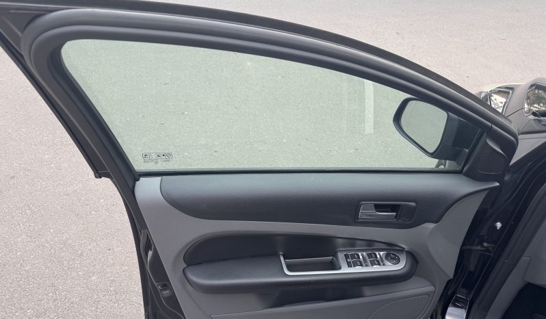 
								FORD FOCUS / 1,8 BENZINA / PIELE / DUBLU CLIMATRONIC full									