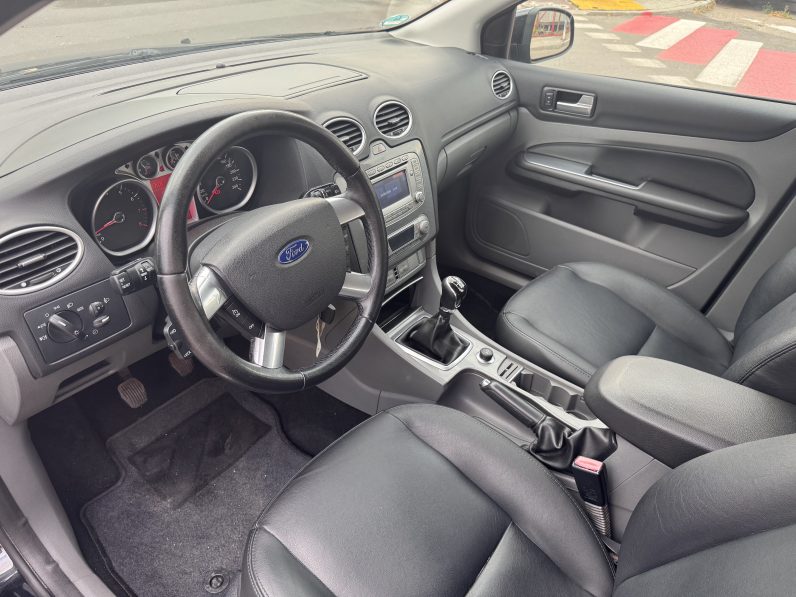 
								FORD FOCUS / 1,8 BENZINA / PIELE / DUBLU CLIMATRONIC full									