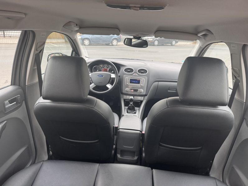 
								FORD FOCUS / 1,8 BENZINA / PIELE / DUBLU CLIMATRONIC full									
