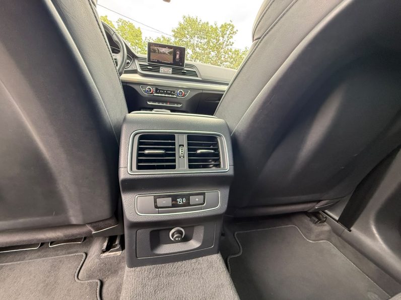 
								AUDI Q5 S-LINE EDITION / 40 TDI ( 2,0 D 190 CP ) full									