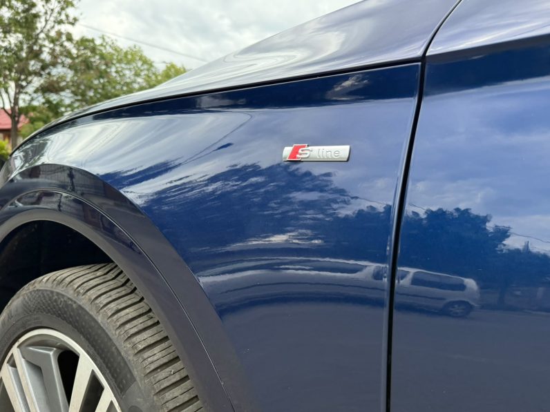 
								AUDI Q5 S-LINE EDITION / 40 TDI ( 2,0 D 190 CP ) full									