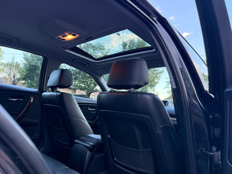 
								BMW SERIA 1 / AN 2010 / NAVIGATIE / FARURI BI-XENON full									