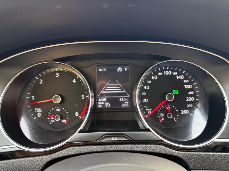 
								VW PASSAT BLUEMOTION TECH / AN 2017 / 2,0 D / EURO 6 / AUTOMAT full									
