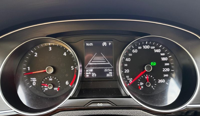 
								VW PASSAT BLUEMOTION TECH / AN 2017 / 2,0 D / EURO 6 / AUTOMAT full									
