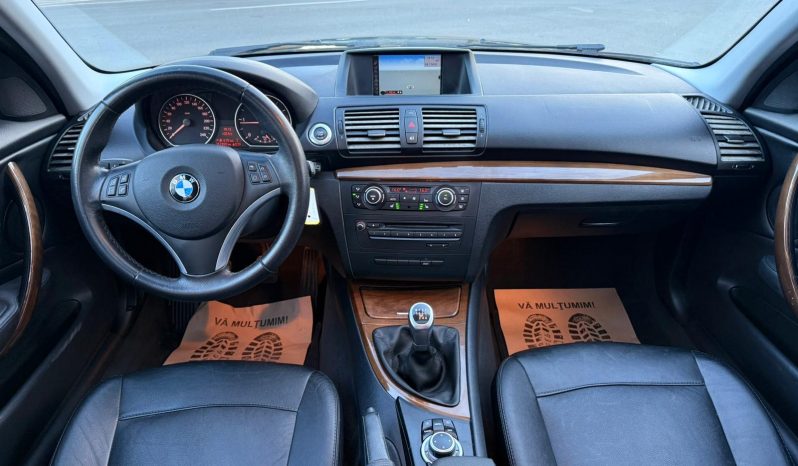 
								BMW SERIA 1 / AN 2010 / NAVIGATIE / FARURI BI-XENON full									