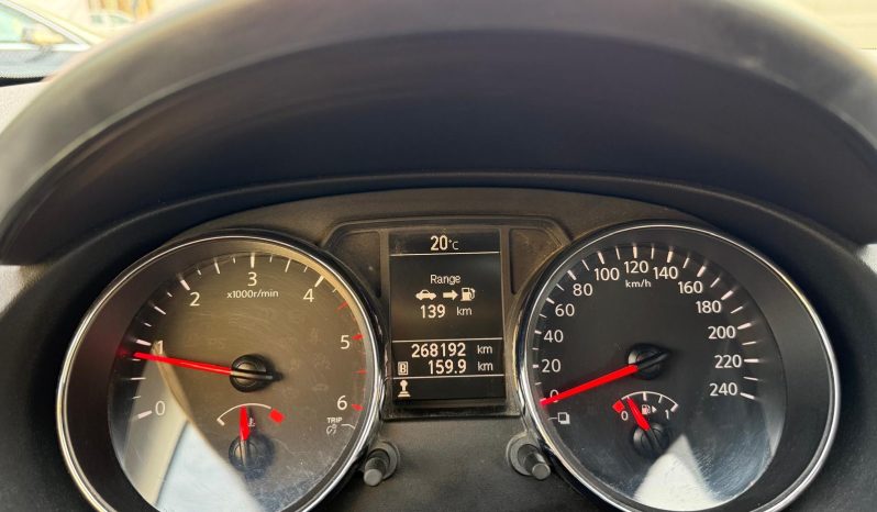 
								NISSAN QASHQAI / 2012 / 7 LOCURI full									