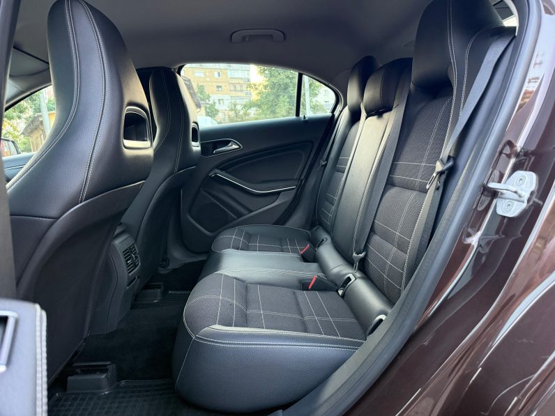 
								MERCEDES – BENZ. A CLASS / CUTIE AUTOMATA / NAVIGATIE ANDROID CARPLAY / FARURI BI-XENON full									
