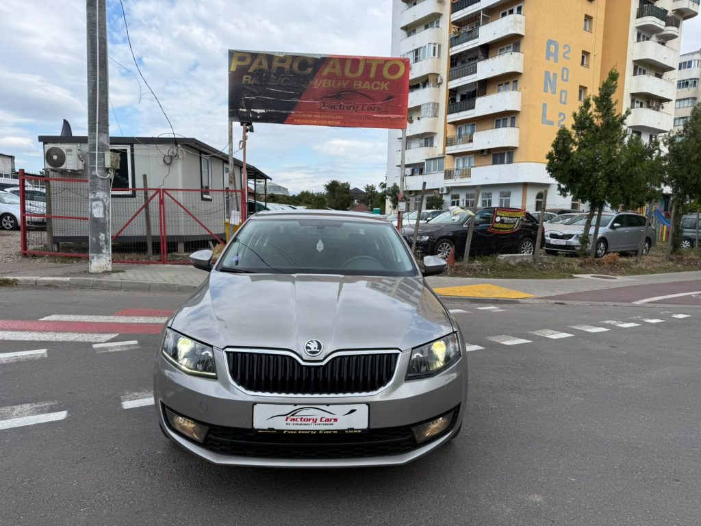 SKODA OCTAVIA / KEYLESS ENTRY&GO / BI-XENON / SISTEM AUDIO CANTON