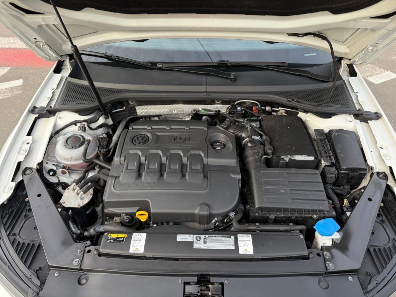 
								VW PASSAT BLUEMOTION TECH / AN 2017 / 2,0 D / EURO 6 / AUTOMAT full									