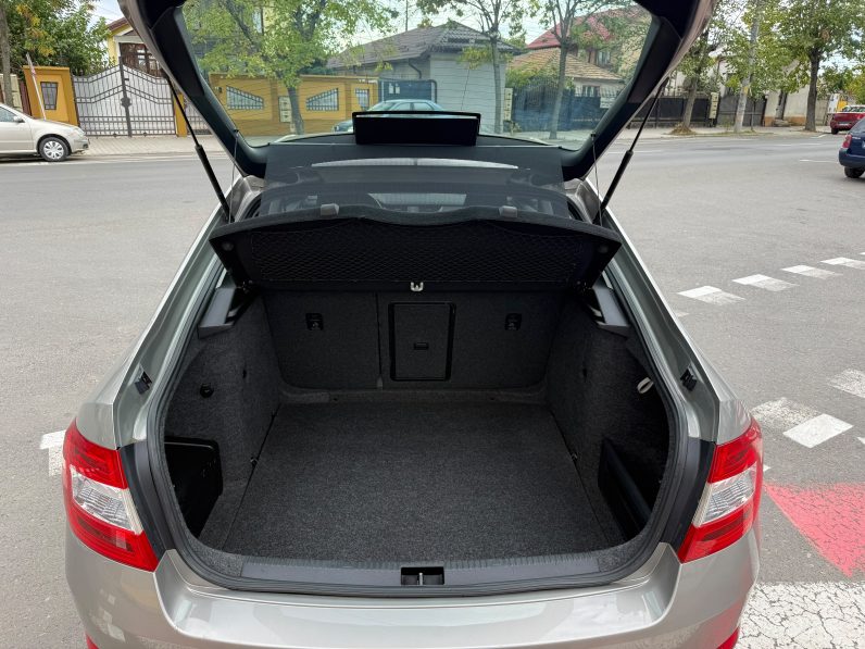 
								SKODA OCTAVIA / KEYLESS ENTRY&GO / BI-XENON / SISTEM AUDIO CANTON full									