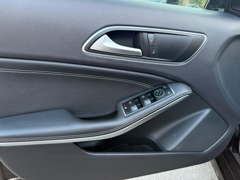 
								MERCEDES – BENZ. A CLASS / CUTIE AUTOMATA / NAVIGATIE ANDROID CARPLAY / FARURI BI-XENON full									