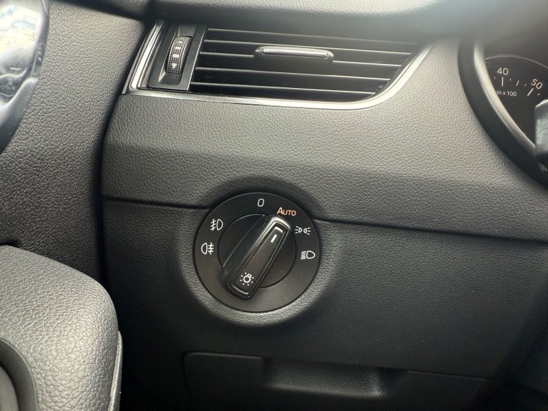 
								SKODA OCTAVIA / KEYLESS ENTRY&GO / BI-XENON / SISTEM AUDIO CANTON full									