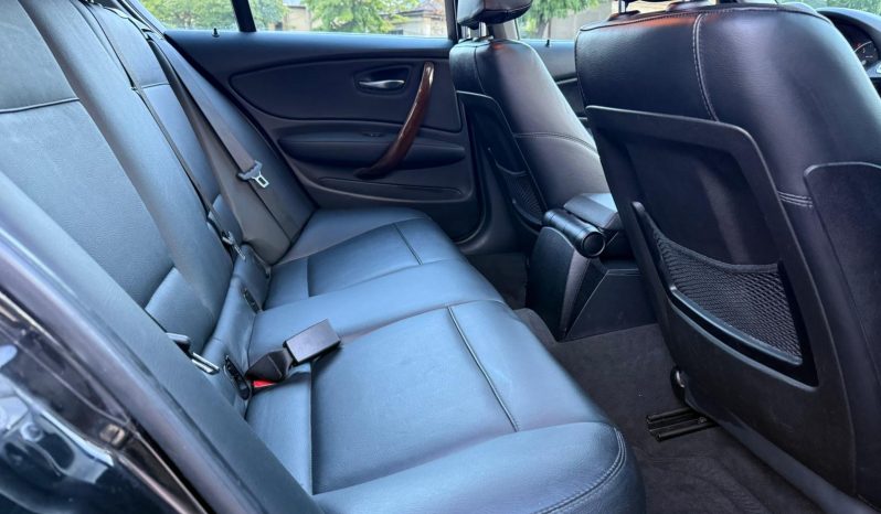 
								BMW SERIA 1 / AN 2010 / NAVIGATIE / FARURI BI-XENON full									
