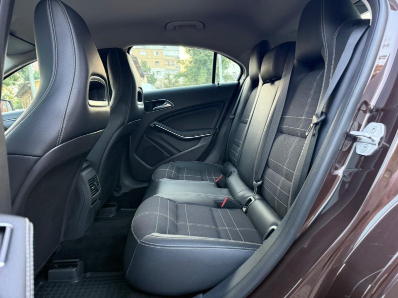 
								MERCEDES – BENZ. A CLASS / CUTIE AUTOMATA / NAVIGATIE ANDROID CARPLAY / FARURI BI-XENON full									