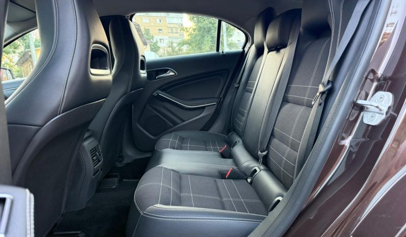 
								MERCEDES – BENZ. A CLASS / CUTIE AUTOMATA / NAVIGATIE ANDROID CARPLAY / FARURI BI-XENON full									