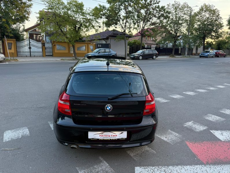 
								BMW SERIA 1 / AN 2010 / NAVIGATIE / FARURI BI-XENON full									