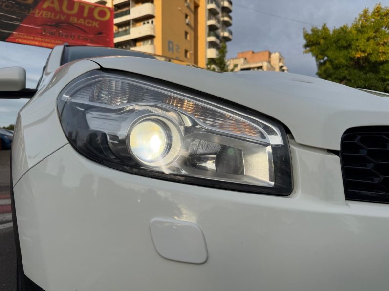 
								NISSAN QASHQAI / 2012 / 7 LOCURI full									
