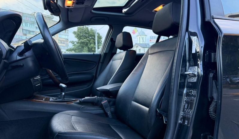 
								BMW SERIA 1 / AN 2010 / NAVIGATIE / FARURI BI-XENON full									