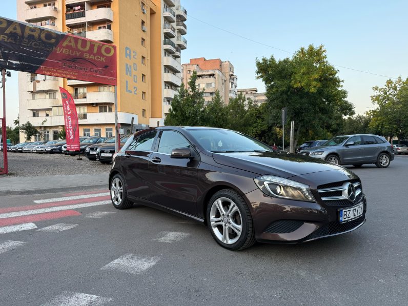 
								MERCEDES – BENZ. A CLASS / CUTIE AUTOMATA / NAVIGATIE ANDROID CARPLAY / FARURI BI-XENON full									