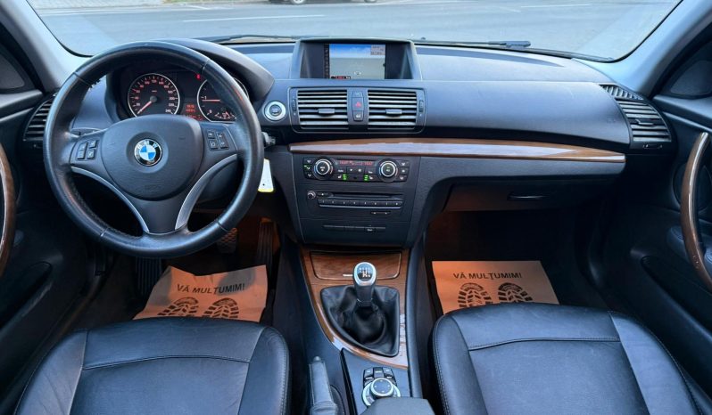 
								BMW SERIA 1 / AN 2010 / NAVIGATIE / FARURI BI-XENON full									