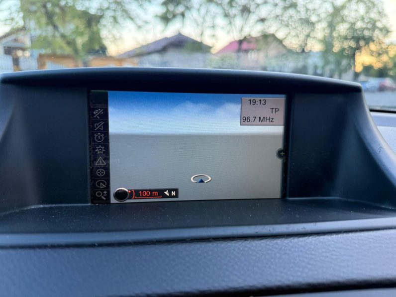 
								BMW SERIA 1 / AN 2010 / NAVIGATIE / FARURI BI-XENON full									