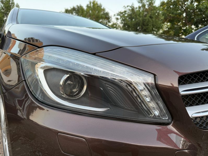 
								MERCEDES – BENZ. A CLASS / CUTIE AUTOMATA / NAVIGATIE ANDROID CARPLAY / FARURI BI-XENON full									