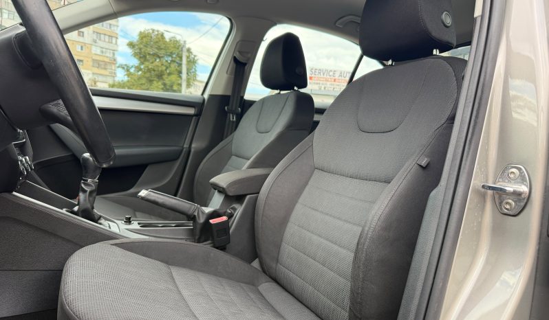 
								SKODA OCTAVIA / KEYLESS ENTRY&GO / BI-XENON / SISTEM AUDIO CANTON full									