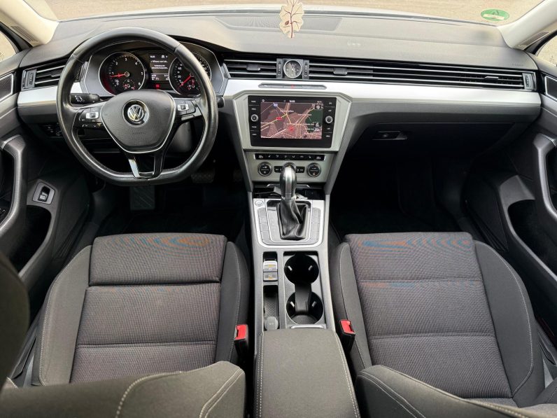 
								VW PASSAT BLUEMOTION TECH / AN 2017 / 2,0 D / EURO 6 / AUTOMAT full									