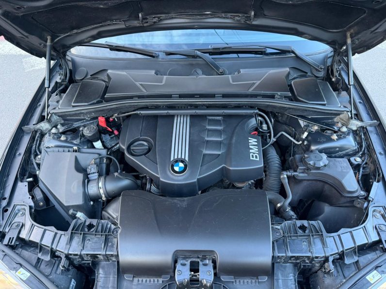 
								BMW SERIA 1 / AN 2010 / NAVIGATIE / FARURI BI-XENON full									