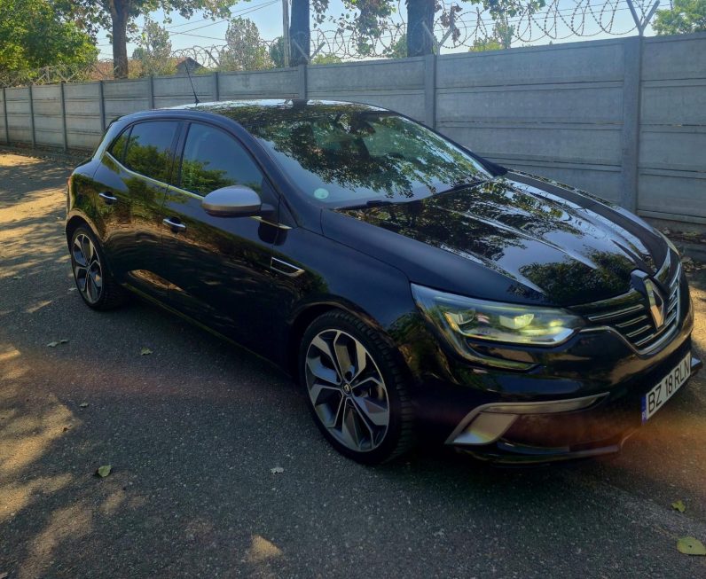 
								RENAULT CLIO full									